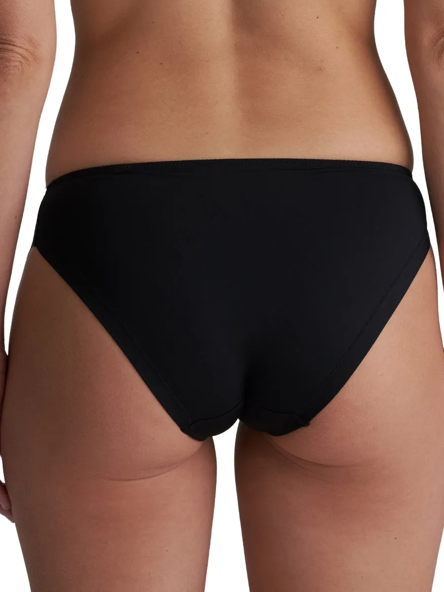 Cathia Rio Brief