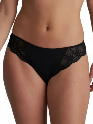 Cathia Rio Brief