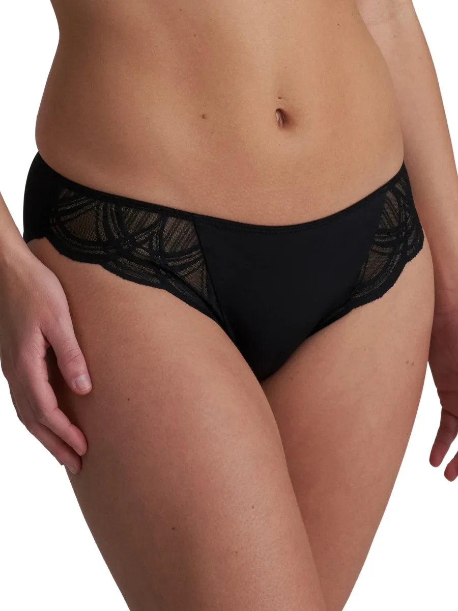 Cathia Rio Brief