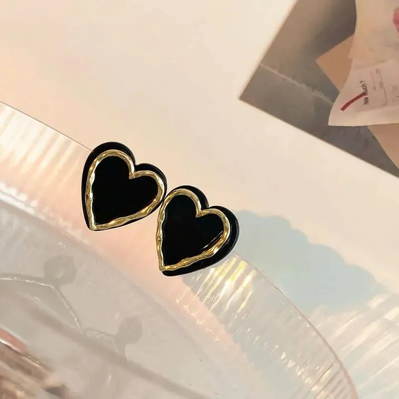 Luxurious Black Heart Stud Earrings