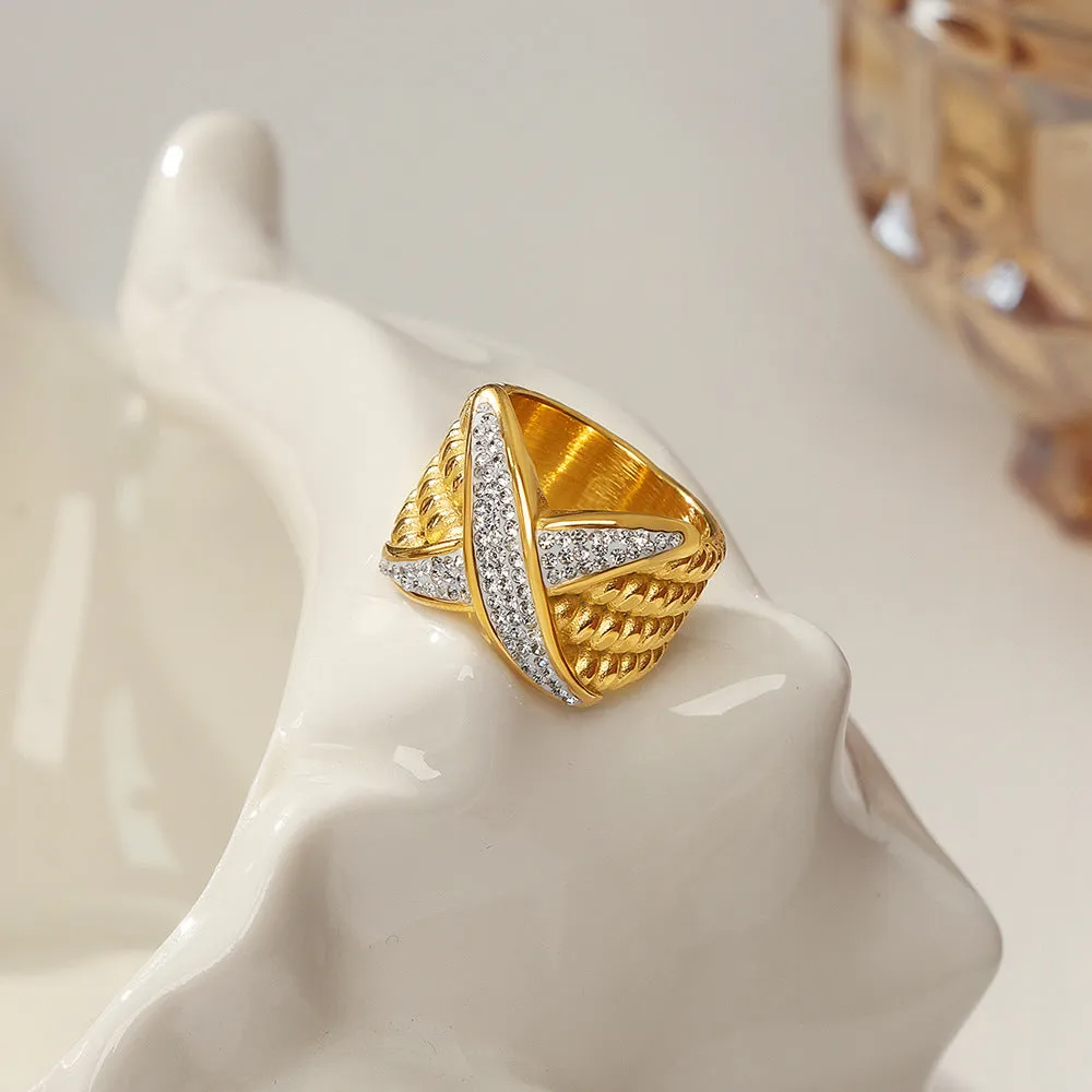 Luxurious Twist Pattern Gold-Plated Zircon Ring - Elegant Everyday Genie Collection