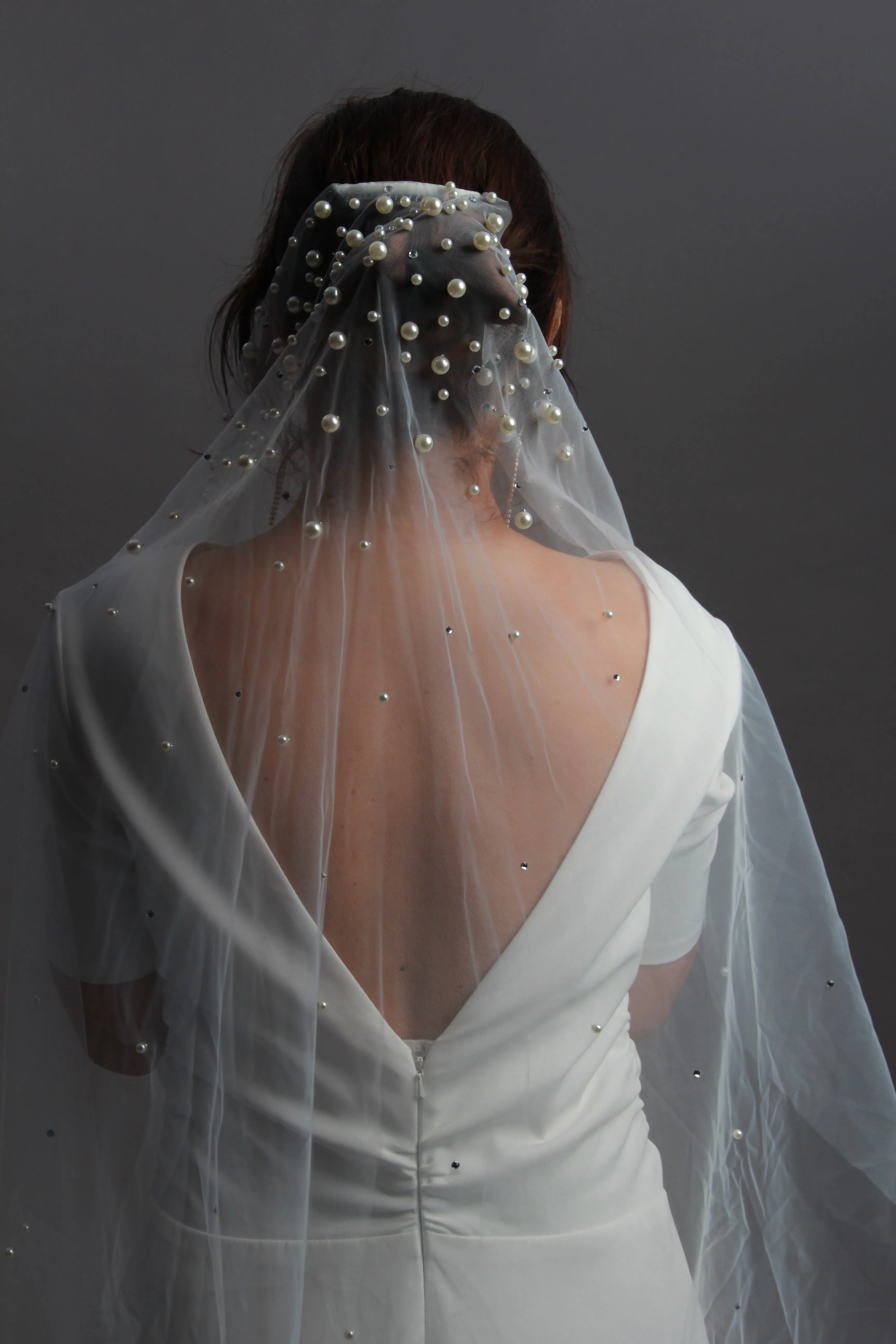 Luxury Pearl Wedding Veil Blusher