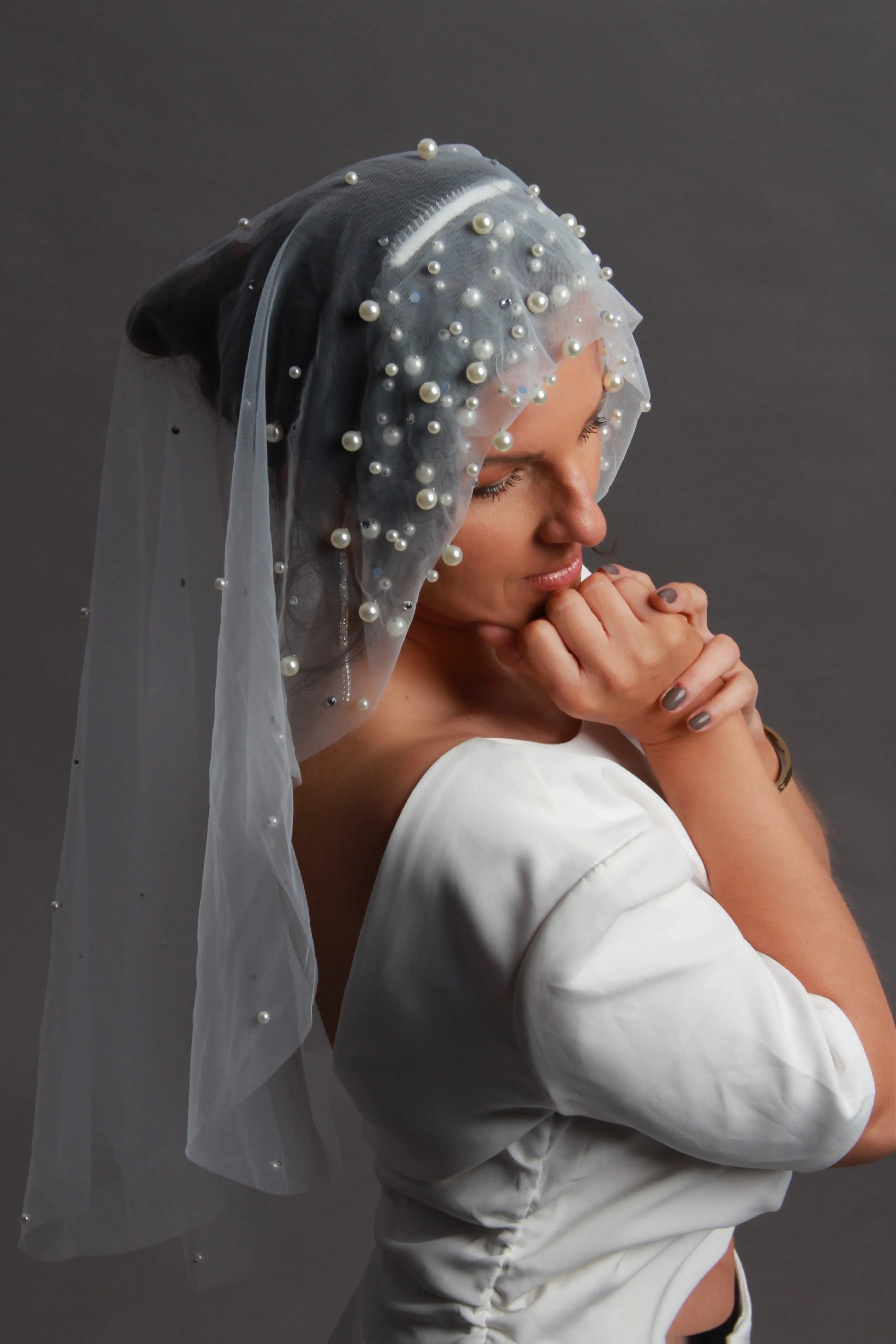 Luxury Pearl Wedding Veil Blusher