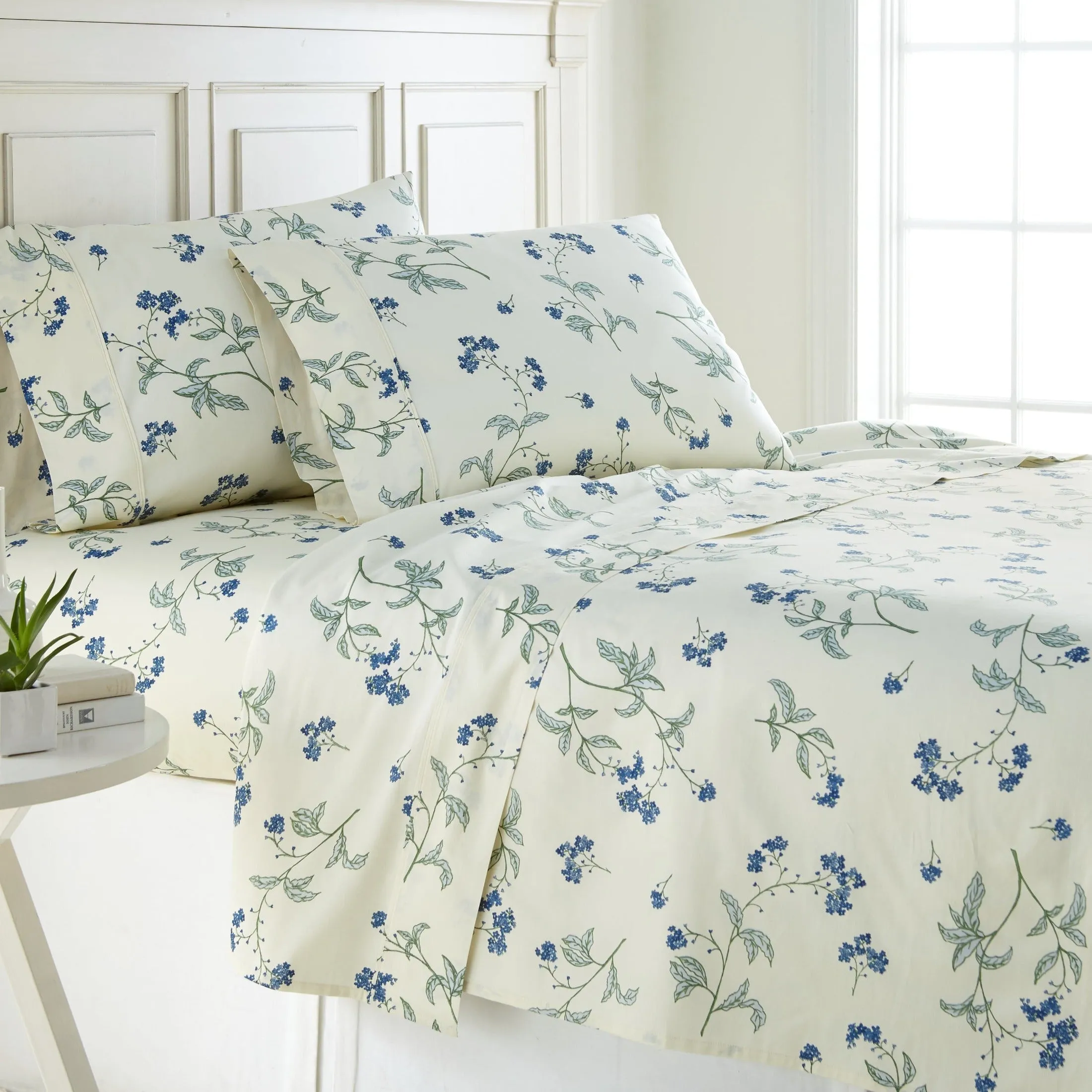 Myosotis Scorpioides Pillow Cases